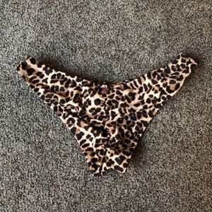 Leopard bikini bottoms